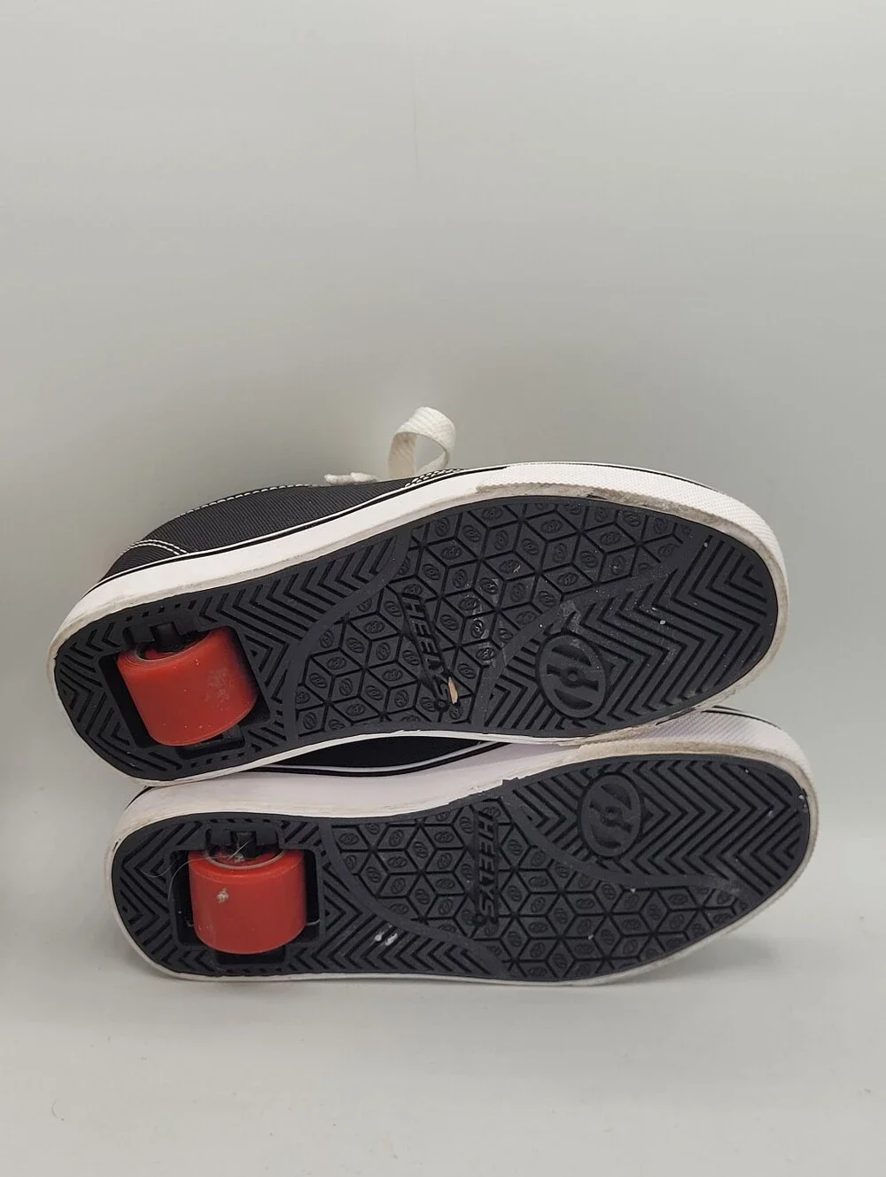 Heelys Skater Shoes Size 1 In Youth